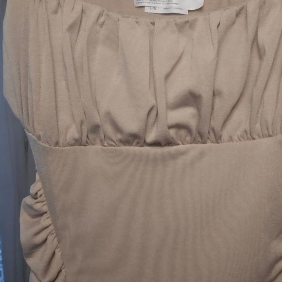 Women's Urban Renewal Midi Dress L Beige Ruched NWOT - Picture 7 of 7